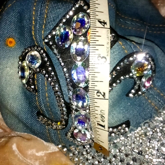 New Fleur- de -LIS BLINGGG jean cap - Picture 2 of 8